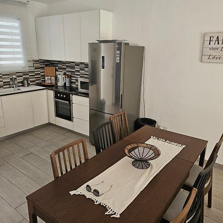 Zom Holiday Apartment Paphos Eksteriør billede